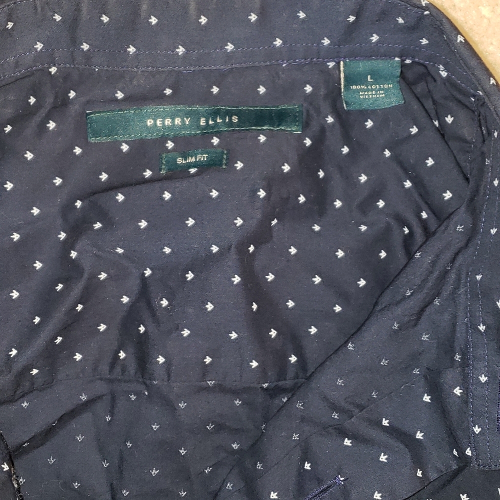Perry Ellis button down dress shirt